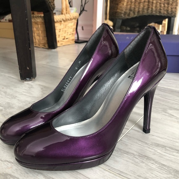 Stuart Weitzman Logoswoon Patent Leather Pump - Picture 3 of 8